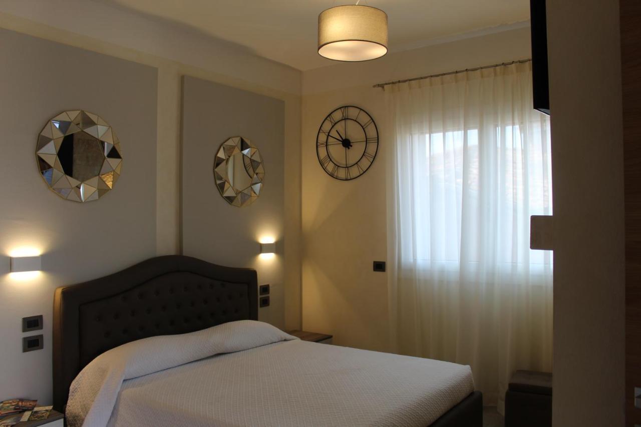 Villa Martina Luxury Rooms Desenzano del Garda Eksteriør billede