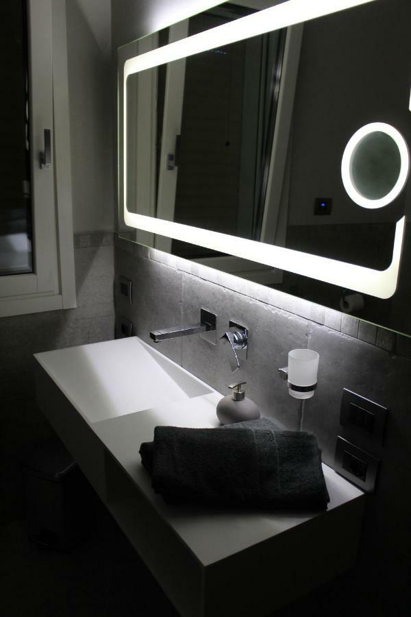 Villa Martina Luxury Rooms Desenzano del Garda Eksteriør billede