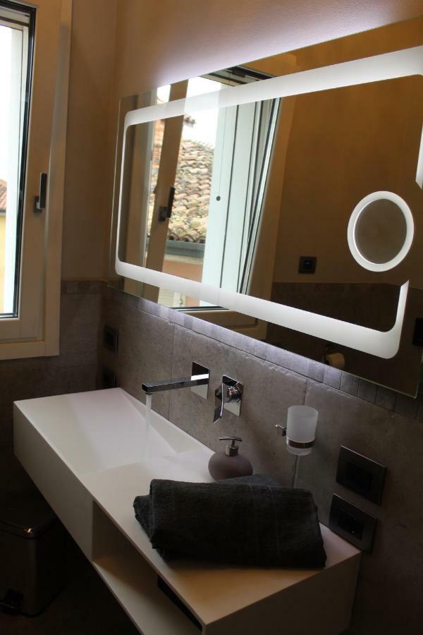 Villa Martina Luxury Rooms Desenzano del Garda Eksteriør billede