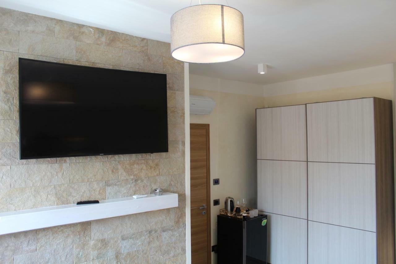 Villa Martina Luxury Rooms Desenzano del Garda Eksteriør billede